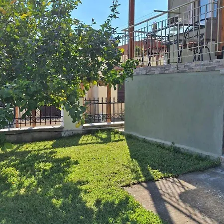 Tatil Evi Lemon Tree House Skála Marión